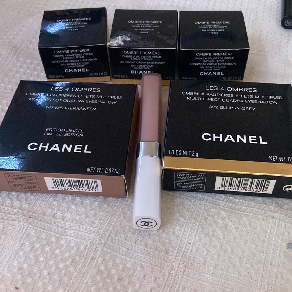 One time use Chanel makeup set of 6